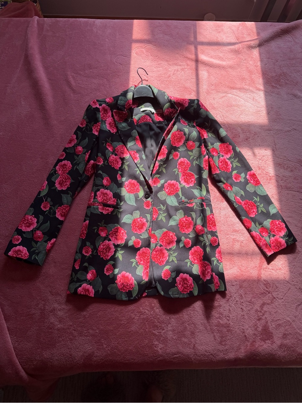 Floral Rose Print Women's Blazer - Black with Pink Roses